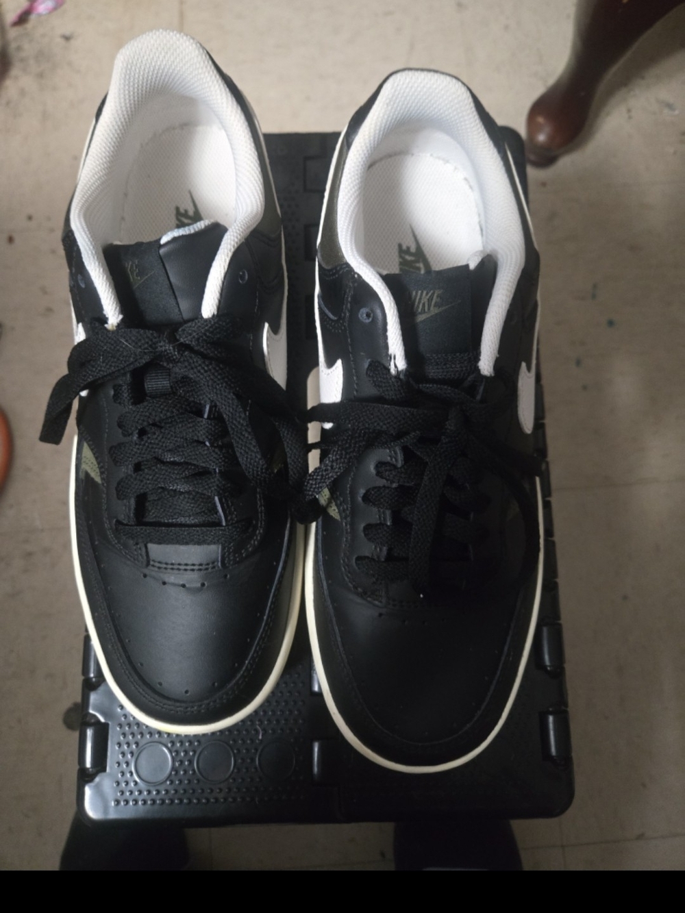 Nike Wimens  Black and White Low-Top Sneakers with Cream Trim